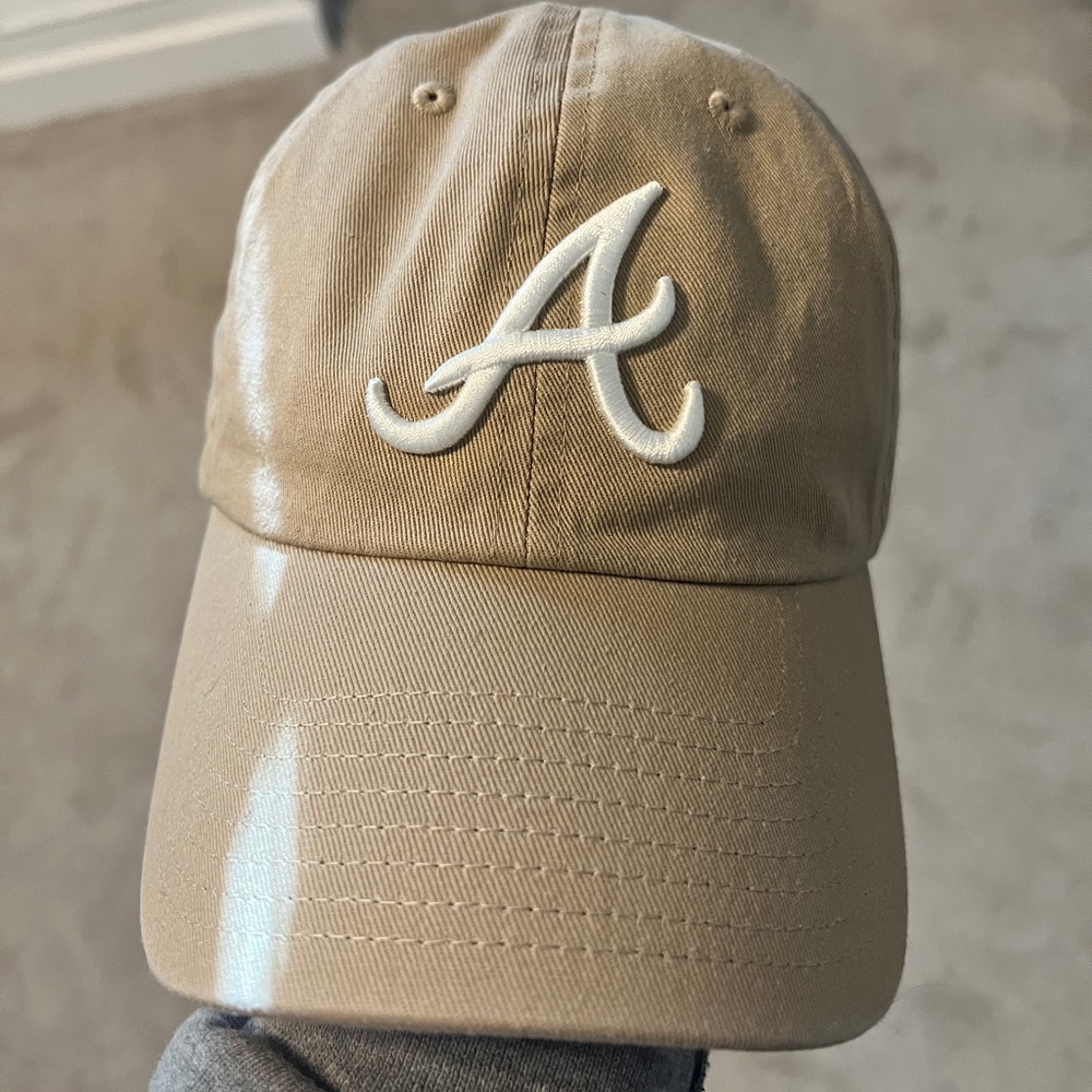 Atlanta Braves Tan/Khaki Baseball Cap Unisex One Size Fits All